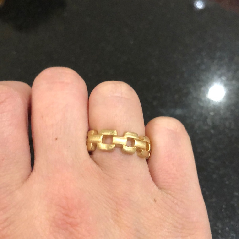 Gold Ring with Chain Design, Costume Jewelry